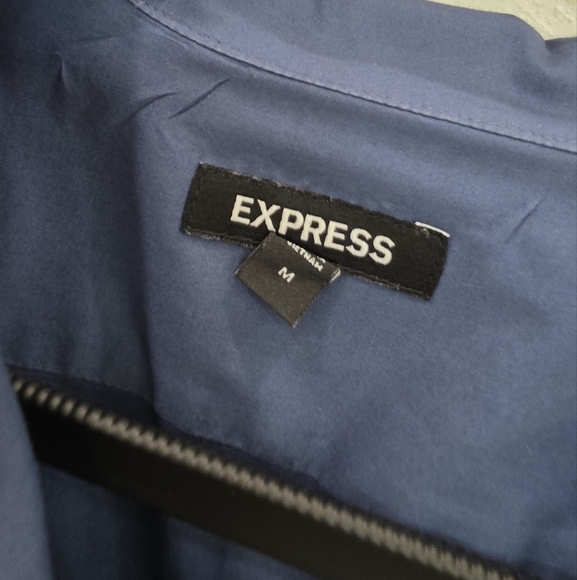 EXPRESS Men's Blue Short Sleeve Button Down - Picture 2 of 4